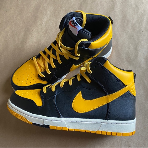 Mens Rare Nike Dunk Cmft University Gold/Black-White Shoes - Picture 2 of 11